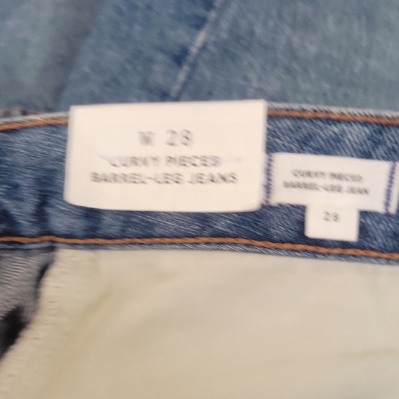 Madewell Curvy Pieced Barrel Leg Button Fly Jean - Picture 5 of 16